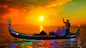 Oahu: Luxury Gondola Cruise with Drinks and Pastries