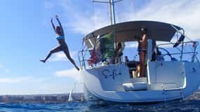 Catania: Gita in barca a vela sulla costa con aperitivo e prosecco