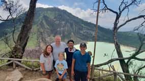 Bandung: Volcano, Hot Spring, Mud Bathing, & Tea Tour