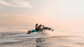 Cala d'Or | Jet-Ski-Tour bei Sonnenuntergang 1h15 entlang der Südostküste.