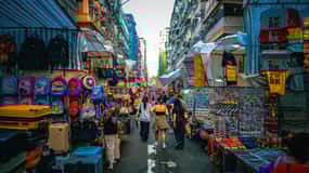 Tour a piedi di un giorno nella vita di un abitante di Hong Kong