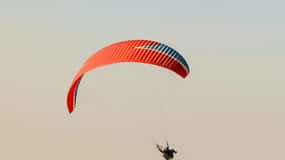 Marrakech : Parapente, balade à dos de chameau et découverte des villages berbères