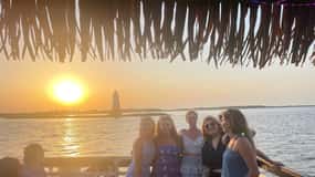 Insula Tybee: Apus de soare Tiki Boat Adventure