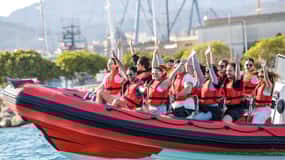 Alcudia : Visite touristique de 2 heures en bateau à moteur avec arrêts de baignade
