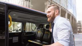 Glasgow: Private Airport Transfer XL (To/From City Centre)
