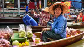 Rondvaart op de drijvende markt Damnoen Saduak