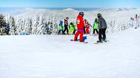 De Bucareste: Esqui em Poiana Brasov - viagem de 1 dia