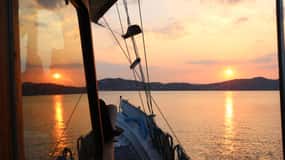 Skiathos: Crociera in barca con cena e vista del tramonto