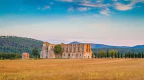 Excursão para grupos pequenos a San Gimignano, Volterra e Abadia de São Galgano