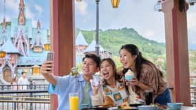 Hong Kong Disneyland: Meal Vouchers within the Park