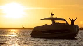 Porto: 2h SUNSET Private Luxury Yacht in the Douro