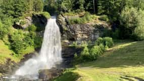 From Bergen: Trolltunga and Waterfalls Helicopter Tour