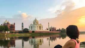 From Delhi: Taj Mahal Sunrise and Agra Fort Private Tour