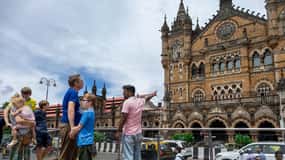 Mumbai: City & Slum Full-Day Exploration