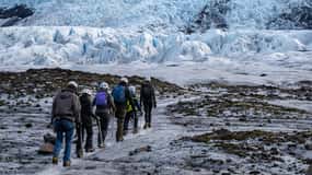 Skaftafell: Extra-Small Group Glacier Hike
