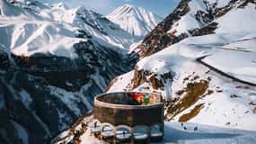Tbilisi: Tour di gruppo di Kazbegi di un giorno intero