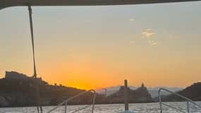 Riomaggiore: Cinque Terre Sunset Tour with Wine & Focaccia