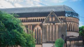 Zanzibar: Stone Town, spice tour & Prison Island with Lunch