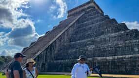 Au départ de Cancun : Excursion d'une journée à Chichen Itza, Cenote et Valladolid