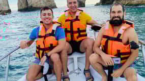 Traditional tour to the Arch of Cabo San Lucas.