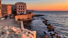Syracuse: sunset tour and fresh seafood aperitif