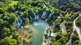 Fra Makarska: Dagsudflugt til Mostar og Kravica-vandfaldene