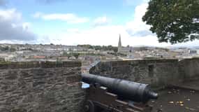 Complete city tour of Derry