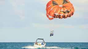 Lanzarote: Parasailing avontuur in Puerto del Carmen