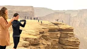 Riyadh: Edge of the World Hike & Gazelle Sanctuary 4WD Tour