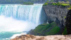 Niagarafälle: Frühzeitiger Zugang mit dem Boot & Reise hinter die Wasserfälle