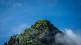 Sacred Sunrise Adventure: Adam’s Peak Day Tour