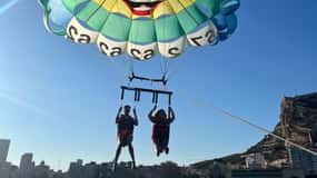 Alicante: Parasailing y paseo en barco