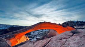 Tonalea: Guided Eggshell Arch Hike w/ Day or Sunset Options