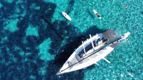 Dal porto di Skiathos: Escursione in barca a vela di un giorno con pranzo