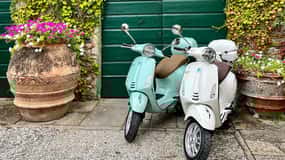Explore as colinas de Lucca em uma Vespa 125 Primavera