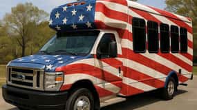 D.C:Monuments &History Guided American Van Tour(Hop on &off)