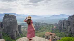 Meteora: Panoramic Morning Small Group Tour with Local Guide