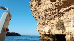 Polignano a Mare: Tour in barca nelle grotte con aperitivo