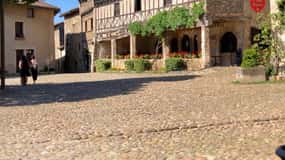 From Lyon: Medieval Town of Pérouges half day tour