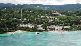 De Ocho Rios: Transfer partilhado de ida para Kingston