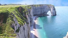 Private Day in Étretat and Honfleur, the Jewels of Normandy