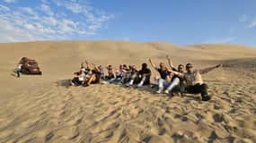 Lima: Viagem de 1 dia a Paracas e ao Oásis de Huacachina com vinho e dunas