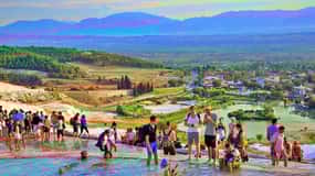 Fra Kusadasi: Pamukkale & Hierapolis Tour med entrébillet