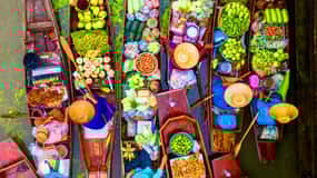 Bangkok: Floating Market and Railway Market Experience