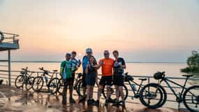 Phnom Penh: Silk Island Sunset Bike Tour include drinks