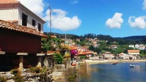 Rías Baixas: Guided Day Tour from Santiago with Boat Ride