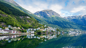 Hardangerfjord Lunch bij ciderboerderij, koffie in historisch hotel