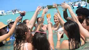 Hip Hop Party Boat Booze Cruise z otwartym barem (tylko dla dorosłych)