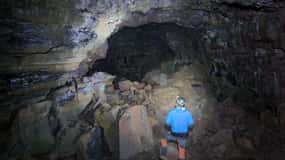 Geologiskt äventyr i lavatunnel - Arnarker-grottan