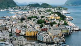 Passeggiata a Ålesund: Art Nouveau, vista sul mare e consigli per gli addetti ai lavori